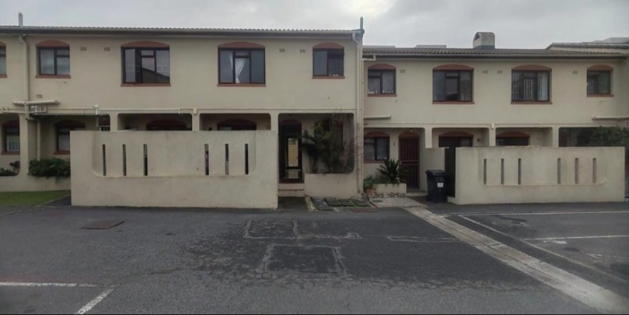  Bedroom Property for Sale in Wynberg Western Cape